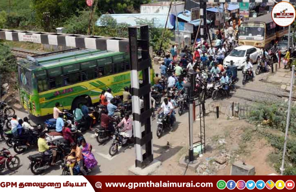 திருவப்பூர் ரெயில்வே மேம்பாலம் அமைக்க நிலம் கையகப்பணிக்கு அதிகாரிகள் ஆய்வு